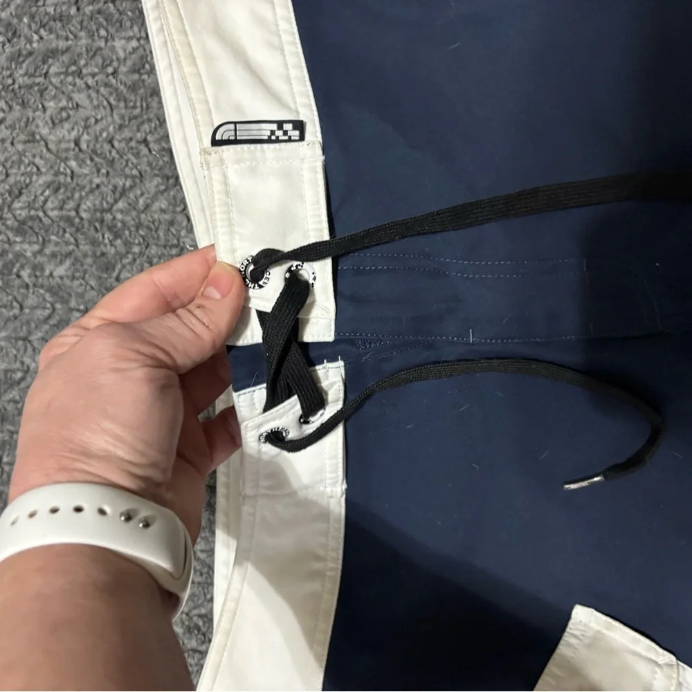 The North Face Navy and Cream Hybrid Shorts size 30